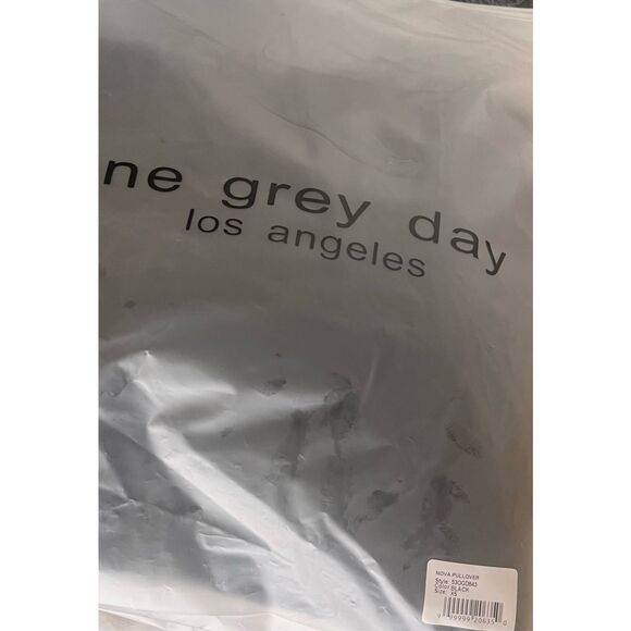 NWT Revolve One Grey Day Nova Pullover Black Size XS - Picture 4 of 4